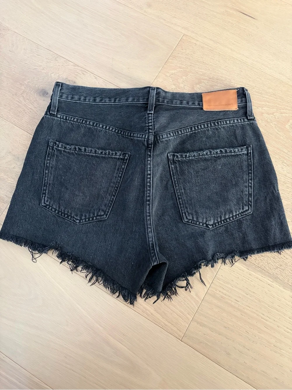 Citizens Of Humanity Marlow Shorts 26 Black Vintage